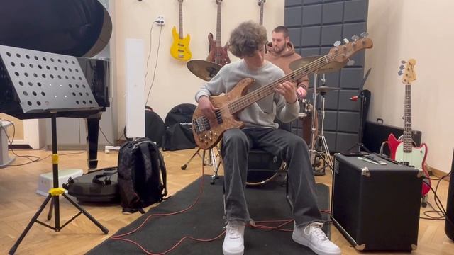 Jaco Pastorius - Continuum
Иванов Дмитрий, 13 лет - бас смотреть онлайн