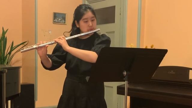 Victoria Kim plays "Syrinx" by Debussy | Lily Kim Music Academy Student Online Concert 2020 смотреть онлайн