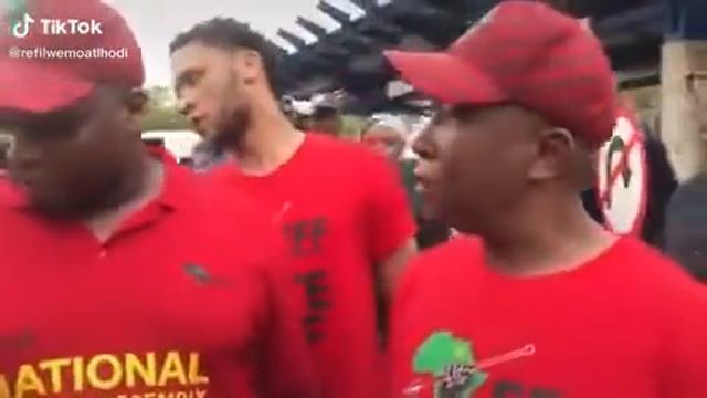 Julius Malema irritated by press смотреть онлайн