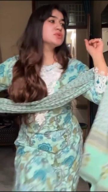 Housewife Hot Dance смотреть онлайн