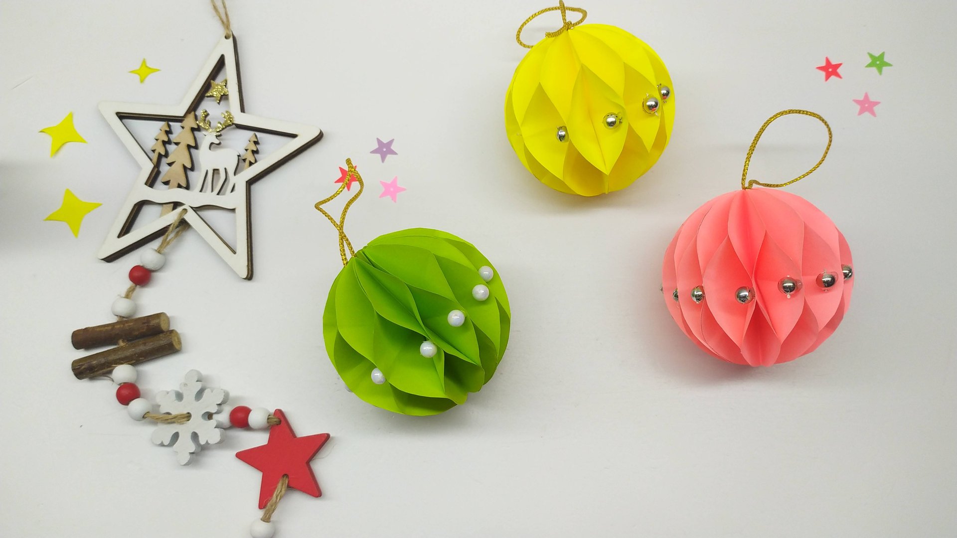 Елочные игрушки из бумаги. Новогодние игрушки. смотреть онлайн