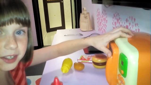 Готовим игрушечную еду в микроловнофке смотреть онлайн