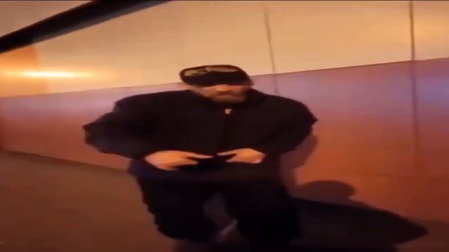 БОМЖ ТАНЦУЕТ ПОД АСТРАЛ СТЕП 1 ЧАС смотреть онлайн