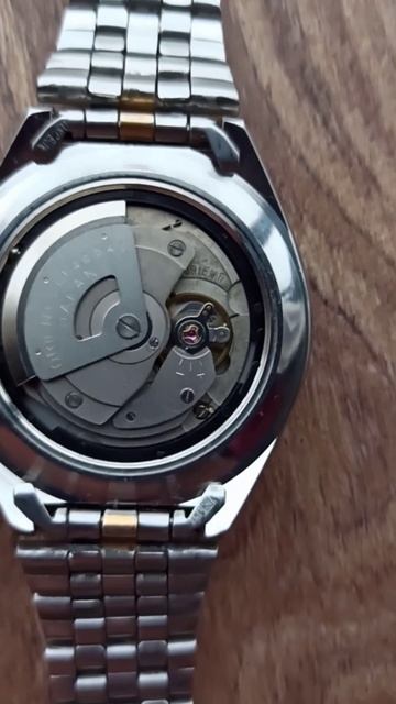 Orient World Diver 469EE7-70 CA "Города" Мировое время. смотреть онлайн