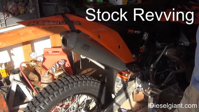 Comparison of a stock KTM muffler to an FMF Turbine Core 2 смотреть онлайн