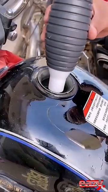 Gently pinch water oil! Too convenient! Pumping artifact manual oil pump car suctioner gasoline die смотреть онлайн