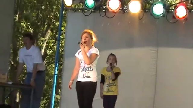 Сестренка поет о школе смотреть онлайн