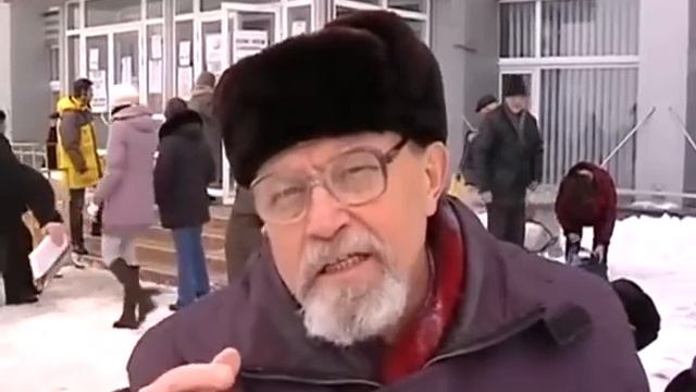 Пункты выдачи помощи Рината Ахметова в Донецке продолжают работать смотреть онлайн