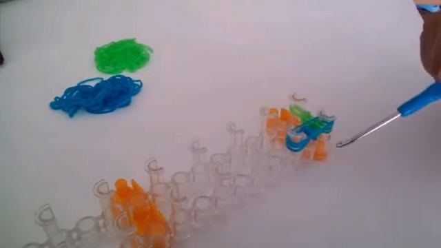 Браслет Триада из резинок Rainbow Loom на станке! Урок 8 смотреть онлайн