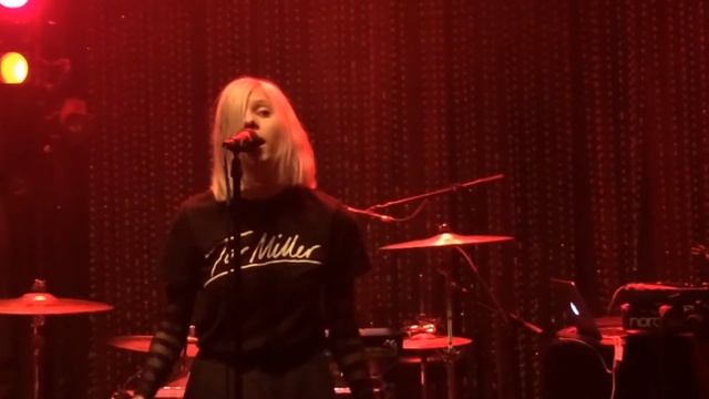 Aurora - Conqueror (Johnny Brenda's) 4/20/16 (z) смотреть онлайн