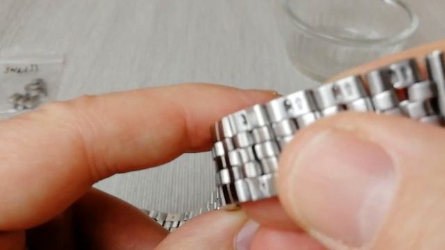How To Easily Size A Seiko 5 Folded Link Watch Bracelet (SNKL23)