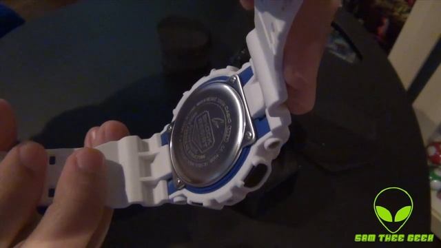 Casio G-Shock White Digital Watch Unboxing GA-100B-7A смотреть онлайн