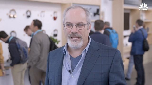 Google hyped its assistant at CES with slides and a ball pit смотреть онлайн