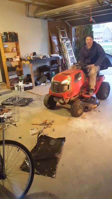 SOLVED: Craftsman LT2000 Briggs & Stratton won't start after hitting tree stump. смотреть онлайн