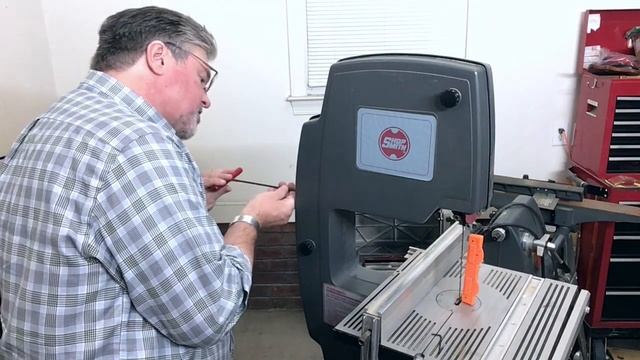 EZtension Gauge & Tensioning the Shopsmith Bandsaw смотреть онлайн