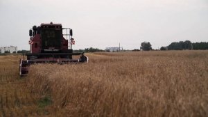 Gomselmash GS200 combine harvester for multi crop harvesting with 100 HP Engine