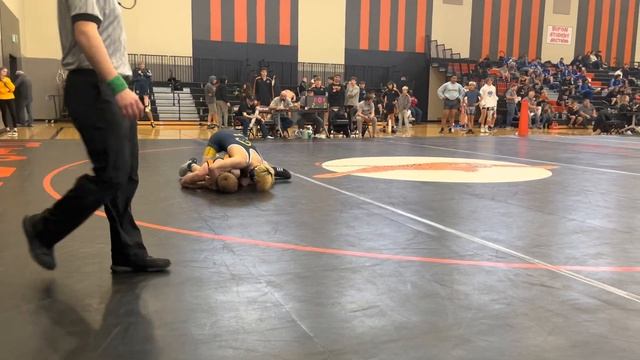 Ripon vs Marquette | 152 Weight Class | Ripon Holiday Scramble смотреть онлайн