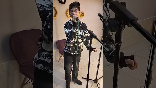 сегодня в студии музыки я спел песню 10 наш десантный батальон.