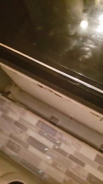 Removing old Whirlpool over-the-range microwave смотреть онлайн