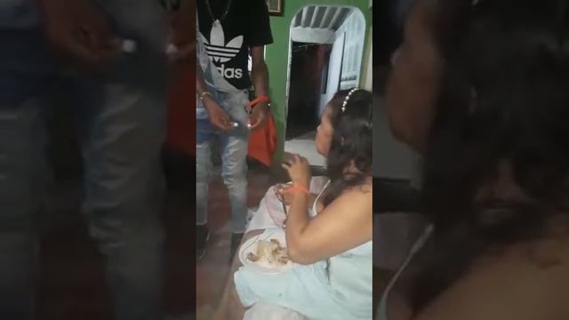 La Mama Se Robo Las Peco Las Amansa Loko смотреть онлайн