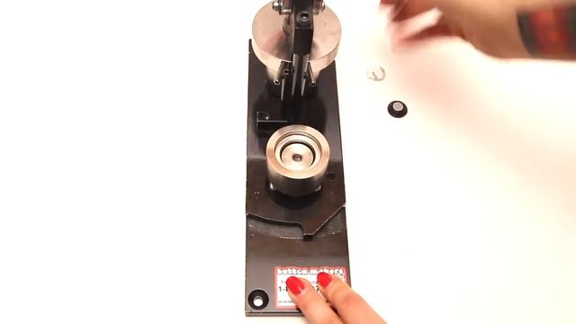 1 INCH BADGE MAGNET TUTORIAL- WON'T WRECK YOUR CLOTHES! - buttonmakers.net смотреть онлайн