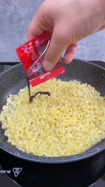 Cheesy carbonara Ramen #ramen #noodles #buldakramen #buldak #cheesy #easyrecipe #spicy смотреть онлайн