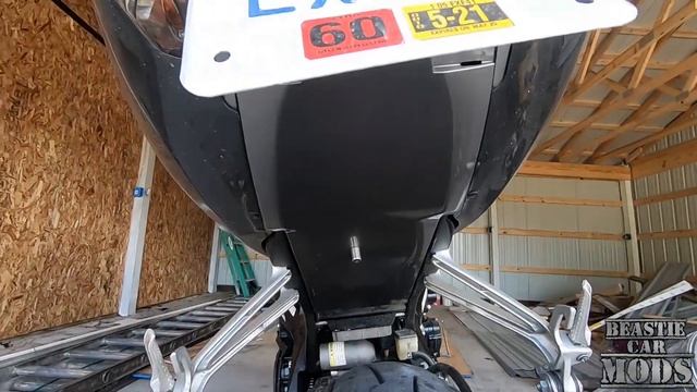 How To Install LED Lights on a Motorcycle - Suzuki GSXR 1000 смотреть онлайн