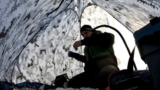 НАШЛИ ЯМУ С ЛОПАТАМИ И НЕ Т ОЛЬКО!!! НАСТРОЙКА эхолота КАЛИПСО на рыбалке. ЭХОЛОТ ВЕСЬ В РЫБЕ! смотреть онлайн