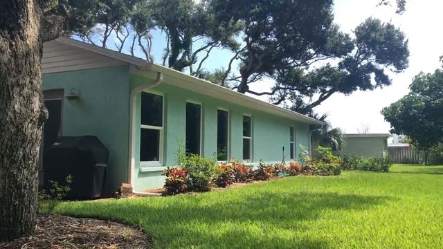 NEW LISTING! Beach house! 809 E 18th Avenue in New Smyrna Beach Florida! смотреть онлайн
