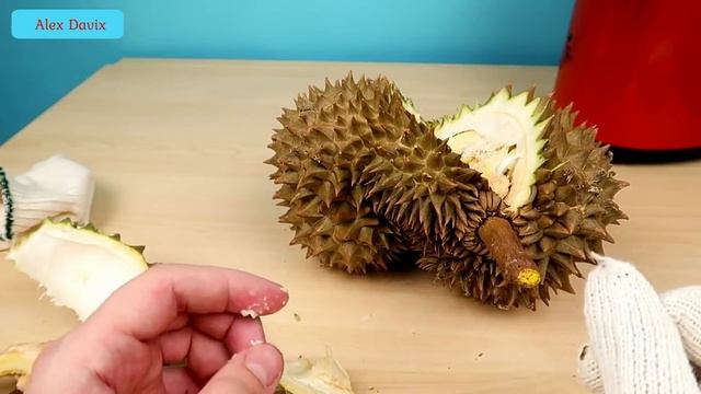 Can I squeeze the juice from Durian? Durian, King of fruits or stinky fruit! Alex Davix!!! смотреть онлайн