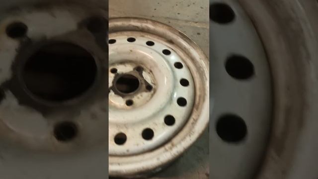 Колесный диск б/у ГАЗ ГАЗ-3110 6.5xR15 5x108 ET45 DIA58.1 смотреть онлайн