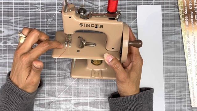SINGER Sew Handy Kids Sewing Machine Vintage Singer 20 Portable machine Test смотреть онлайн