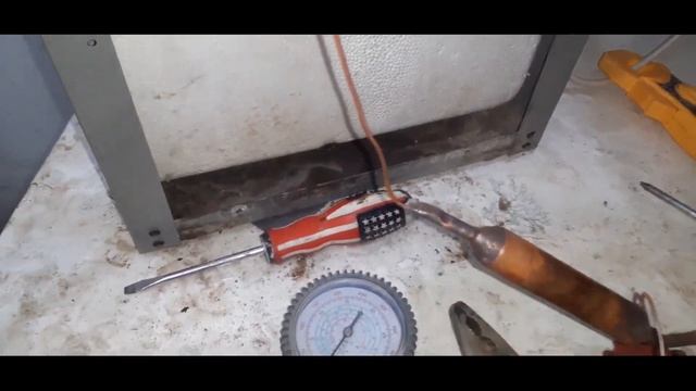 طريقة شحن فريون ثلاجة او براد بدون ميزان وكيفية التاكد من الشحنه بالعداد والامبير والعلامات الاخرى смотреть онлайн