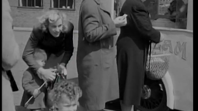 Post-blitz Coventry, July 1945 RAF War Film смотреть онлайн