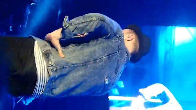 Olly Murs at Westonbirt - Beyonce Dance... sorry its sideways lol xxx смотреть онлайн