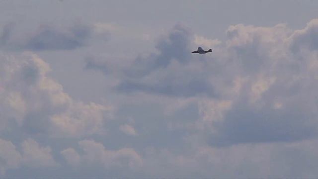 Jet Catapult Glider Flights of the English Electric Canberra / Martin B-57 смотреть онлайн