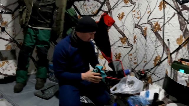 СУПЕР ЭМОЦИОНАЛЬНАЯ рыбалка на КАРАСЯ! ЛОВЛЯ КАРАСЯ на ИГРУ ПРИНЕСЛА свои ПЛОДЫ! Зимняя рыбалка 2025