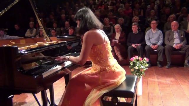 Chopin- Nocturne Op. 32 No.2 in A flat major, Iskra Mantcheva смотреть онлайн