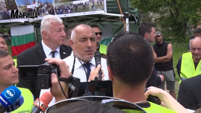 БОЙКО БОРИСОВ ПРЕД ПРОТЕСТИРАЩИТЕ В ГРАДИНКАТА ЗАД ХОТЕЛ "САНКТ ПЕТЕРБУРГ" 06.05.2019 - гр. Пловдив смотреть онлайн