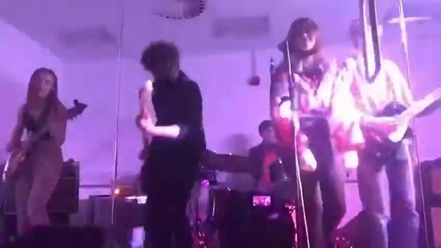 Elephant - Tame Impala смотреть онлайн