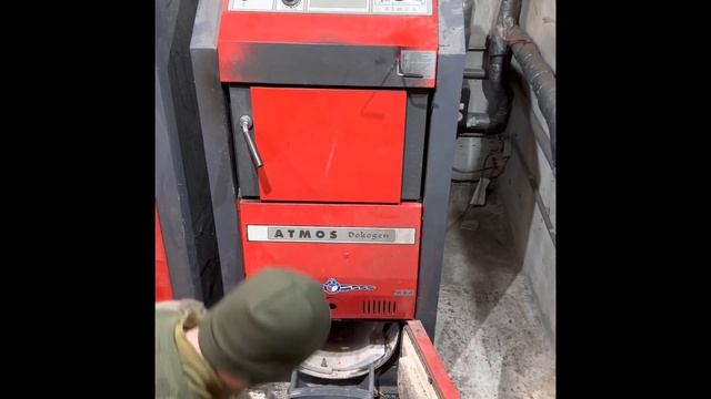 Cleaning wood gasification boiler, part1 смотреть онлайн
