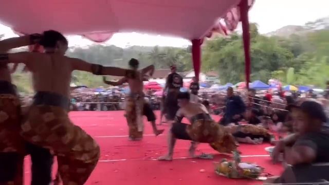 ZIARAH MAKAM DULU SEBELUM PENTAS смотреть онлайн