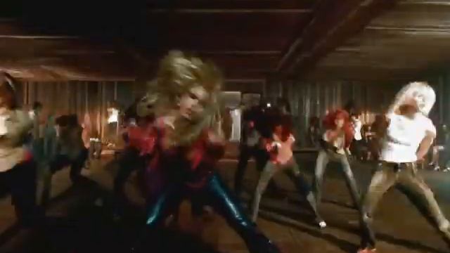 Various Artist Ft. Tyra Banks - America's Next TopModel (Theme Song) смотреть онлайн