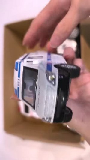 Запуск машинки скорой помощи. Экстренный тест вождения на склоне! Есть сирена.