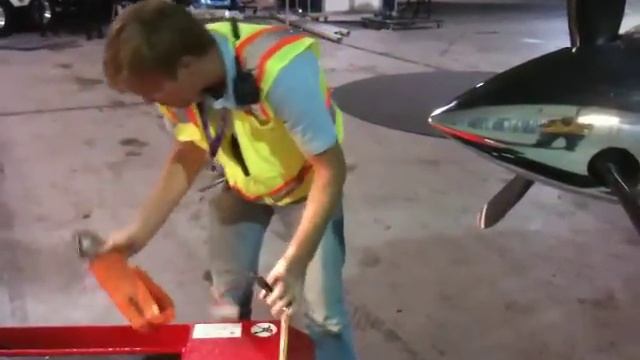 Lektro - Castering Nose Wheel Aircraft Adapter/Receiver смотреть онлайн