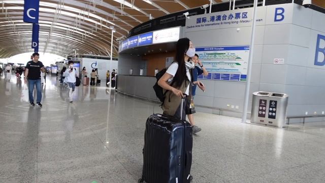 Shanghai Airport People смотреть онлайн