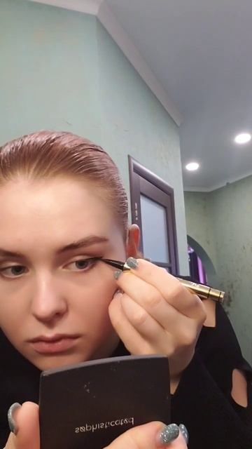 🖤быстрый макияж на вечеринку #beauty #макияж #makeup #стрелки #макияжлица смотреть онлайн