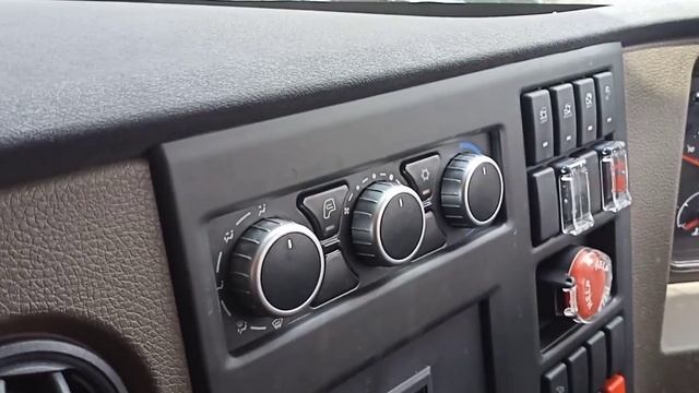 AC filters cleaning tata Cummins engine Tata signa Ac fan repairs || Truck Drivers смотреть онлайн