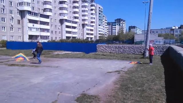 VLOG Принцесса Настя и Супер Саша - Запускаем воздушных змеев смотреть онлайн