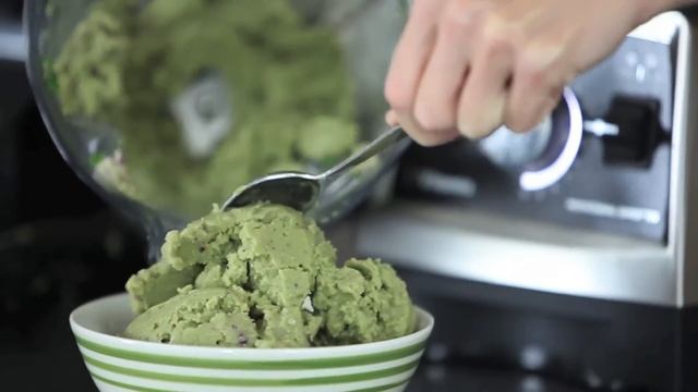 Blendtec Ice Cream vs Vitamix Ice Cream - Blendtec vs Vitamix blender models compared смотреть онлайн